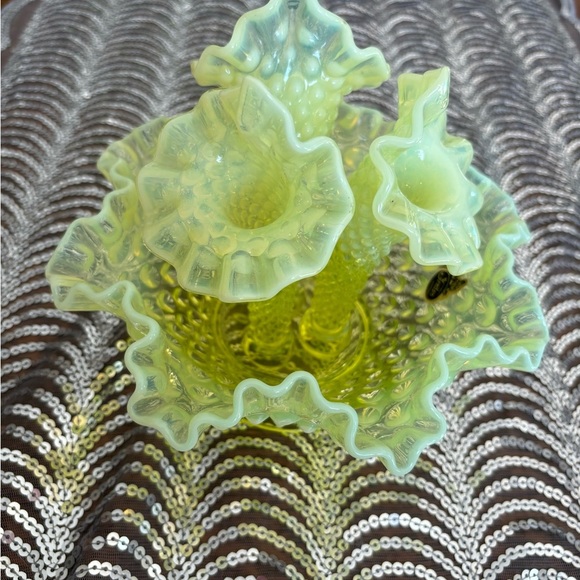 VINTAGE FENTON TOPAZ OPALESCENT VASELINE GLASS HOBNAIL EPERGNE 3 TRUMPET - Picture 7 of 12